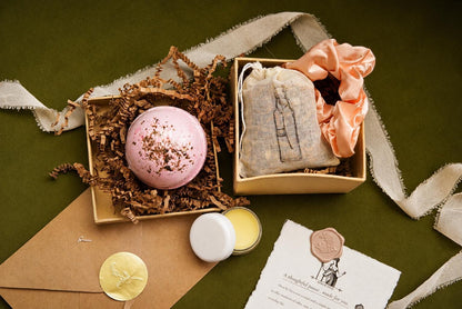 Floral Bath Gift Set with Rose Bath Bomb, Bath Tea & Solid Perfume